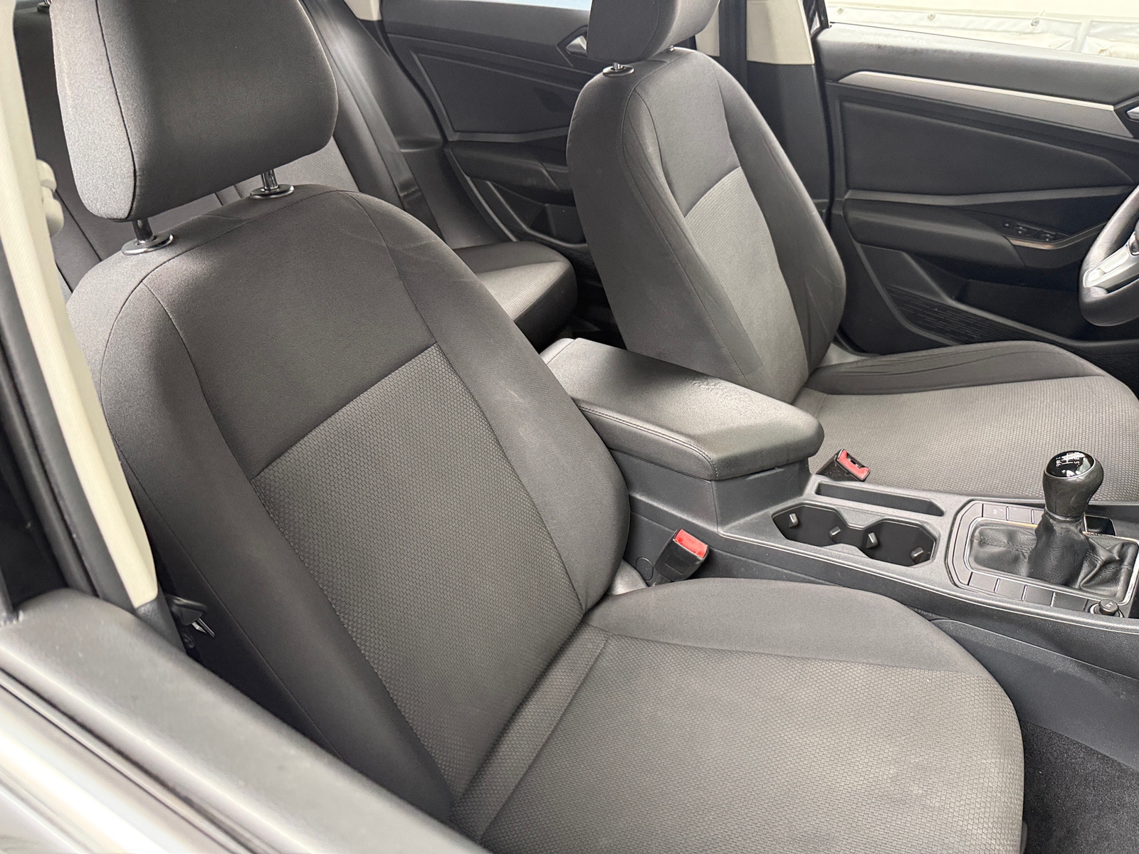 Thumbnail: 2019 Volkswagen Jetta - 2