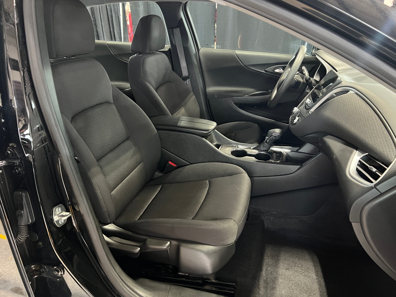 Thumbnail: 2023 Chevrolet Malibu - 2