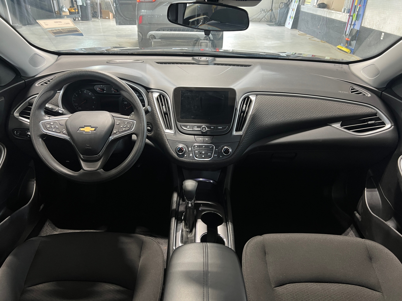 Thumbnail: 2023 Chevrolet Malibu - 3