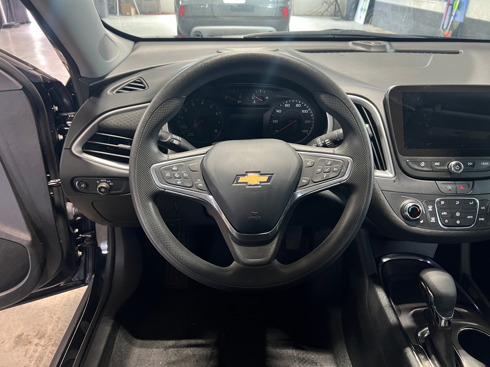 Thumbnail: 2023 Chevrolet Malibu - 5