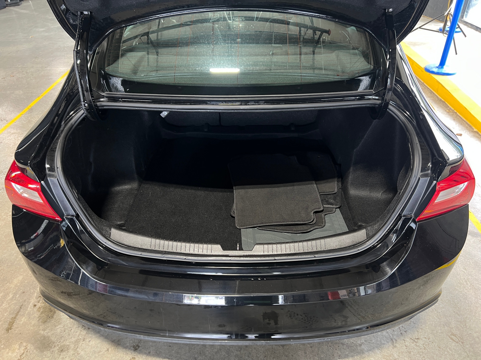 Thumbnail: 2023 Chevrolet Malibu - 7