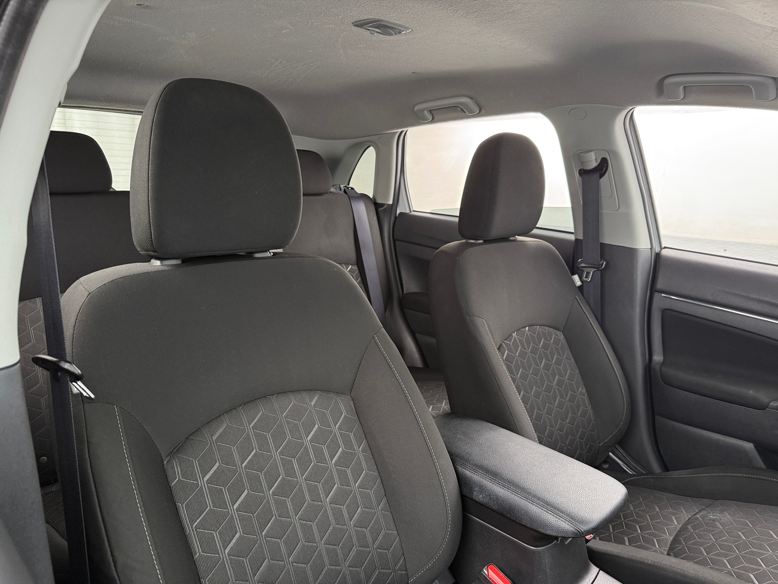 Thumbnail: 2023 Mitsubishi Outlander Sport - 2