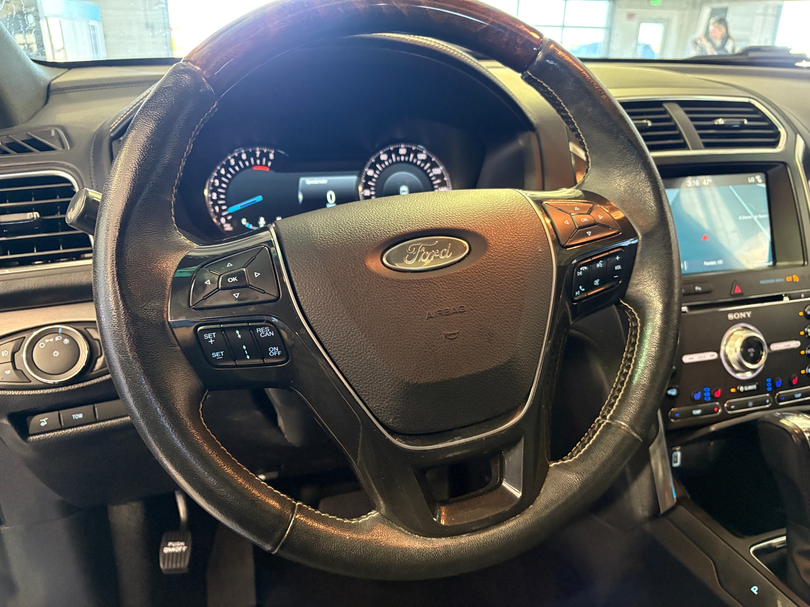 Thumbnail: 2017 Ford Explorer - 4