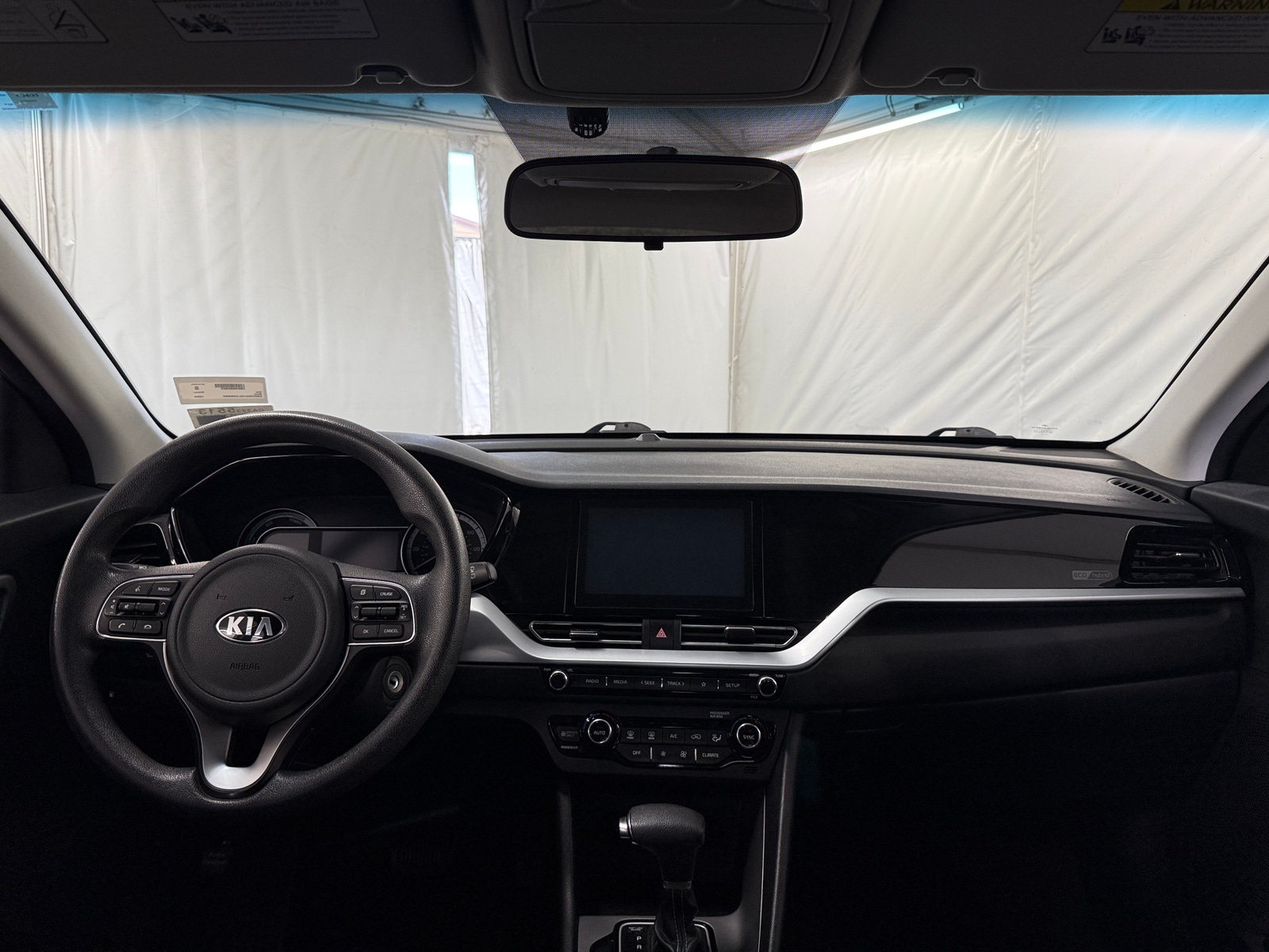 Thumbnail: 2020 Kia Niro - 3