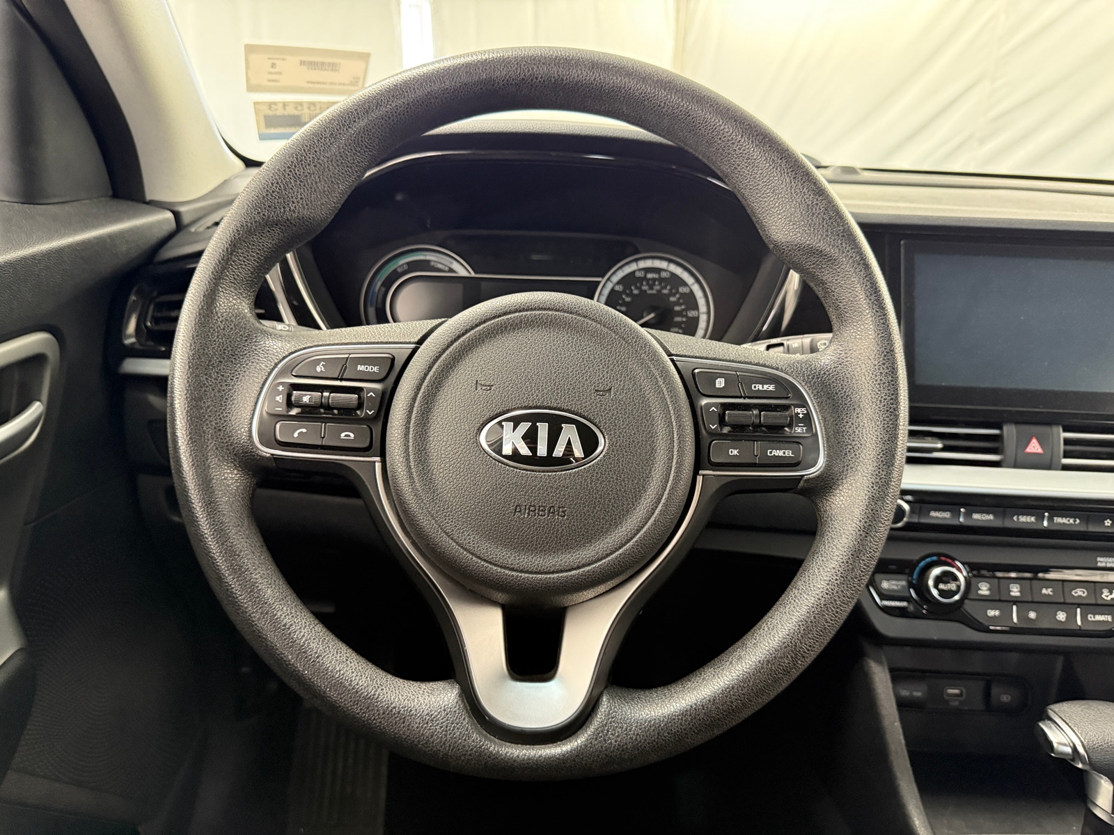 Thumbnail: 2020 Kia Niro - 5