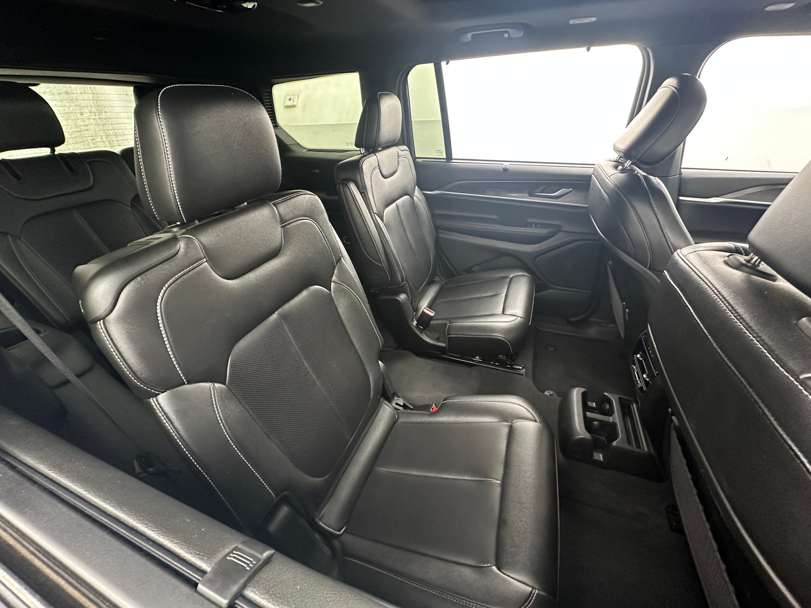 Thumbnail: 2024 Jeep Grand Cherokee L - 5