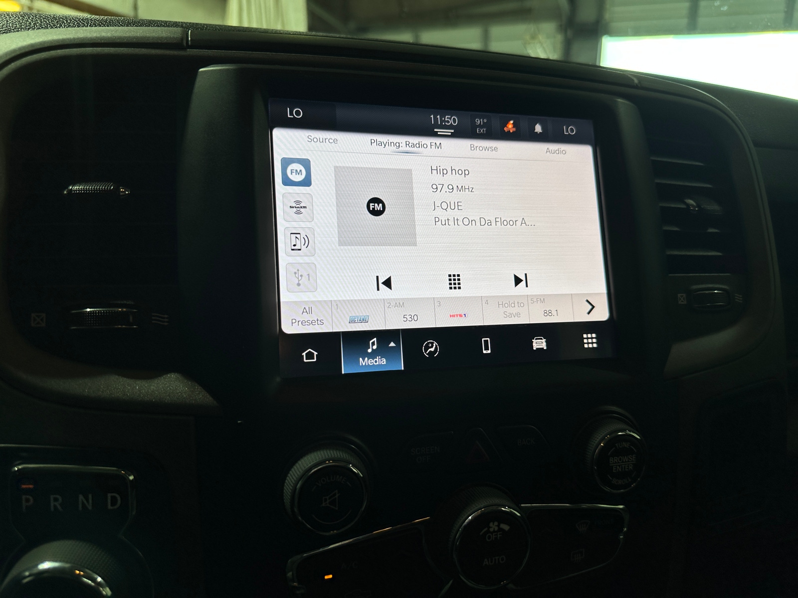 Thumbnail: 2022 RAM 1500 Classic - 4