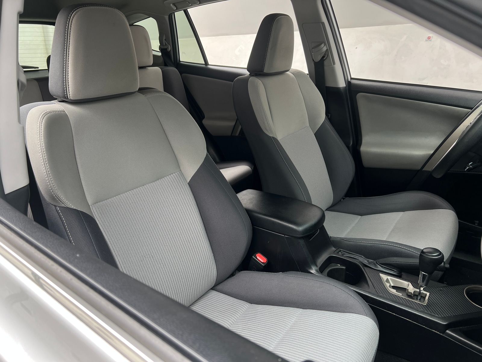 Thumbnail: 2015 Toyota RAV4 - 2