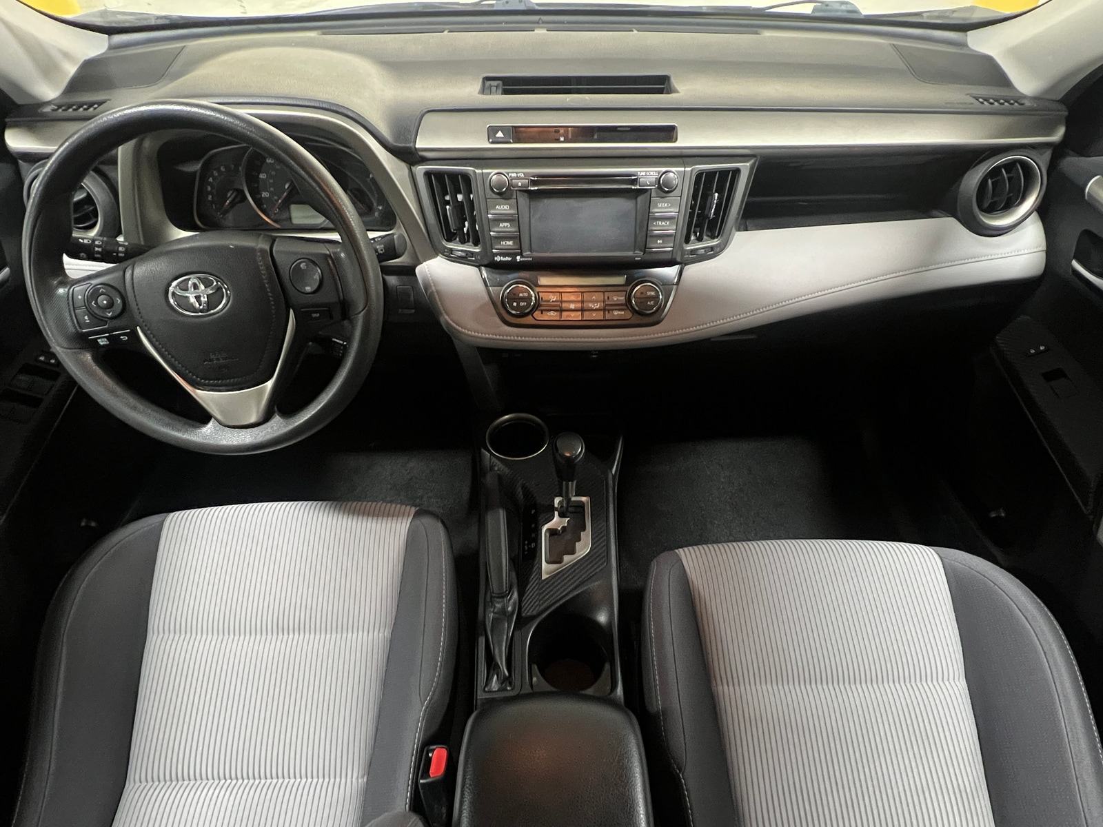 Thumbnail: 2015 Toyota RAV4 - 3