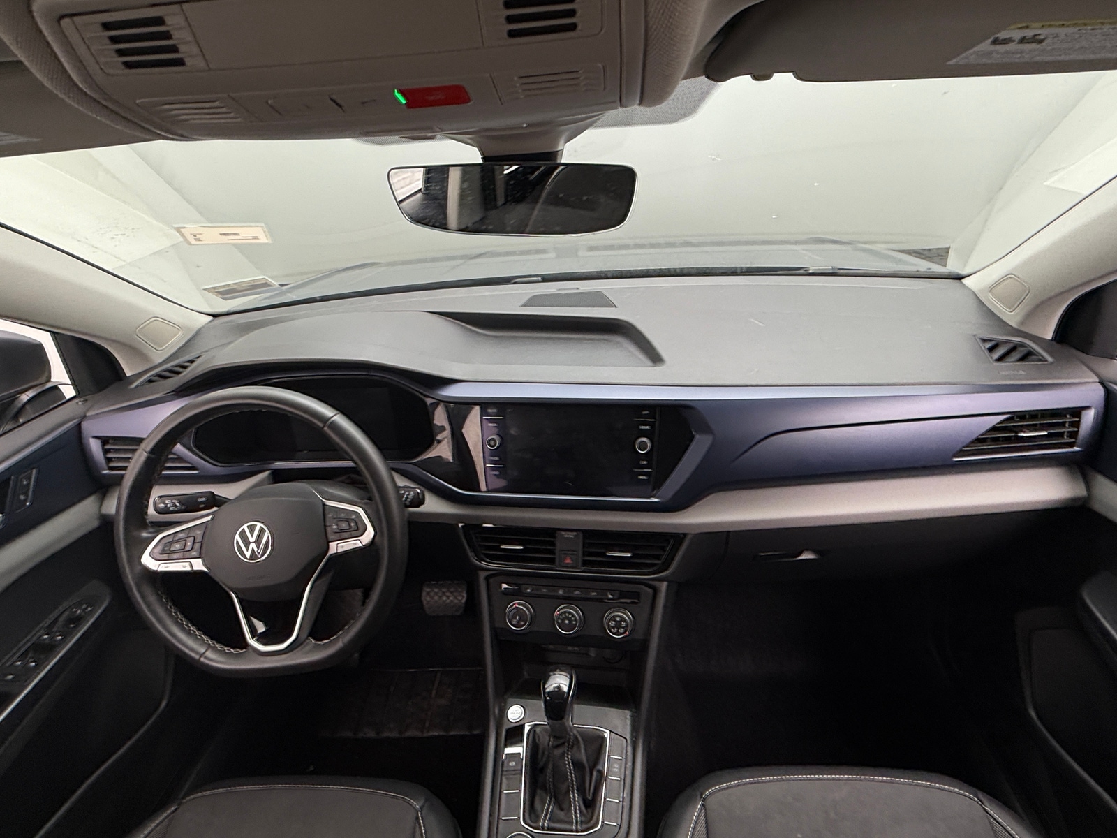 Thumbnail: 2022 Volkswagen Taos - 2