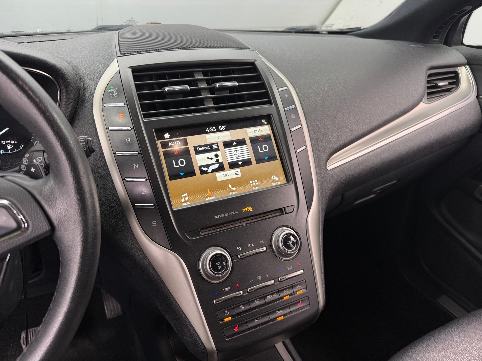 Thumbnail: 2017 Lincoln MKC - 3