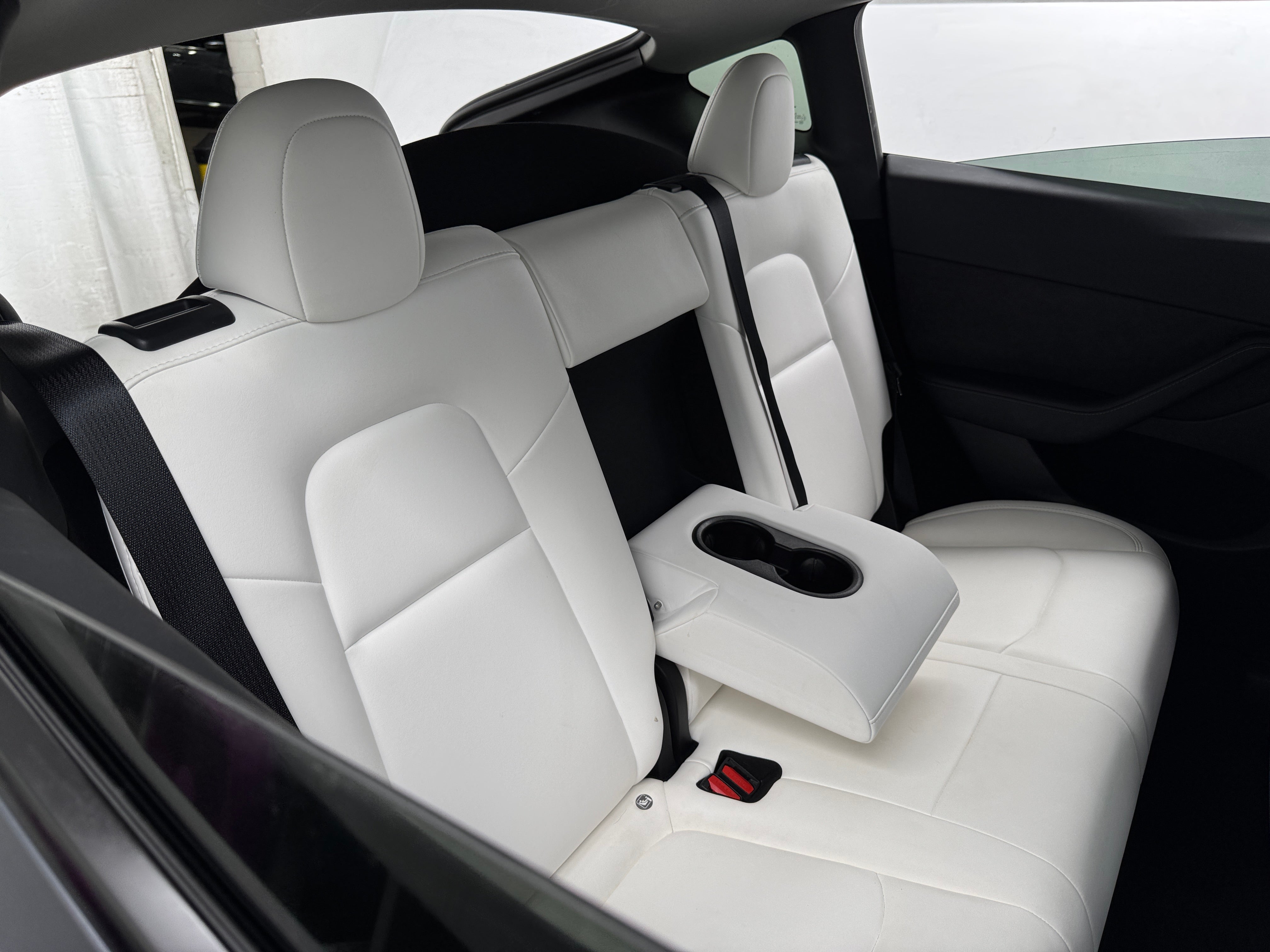 Used 2023 Tesla Model Y Long Range with VIN 7SAYGDEE6PF609960 for sale in Oak Creek, WI