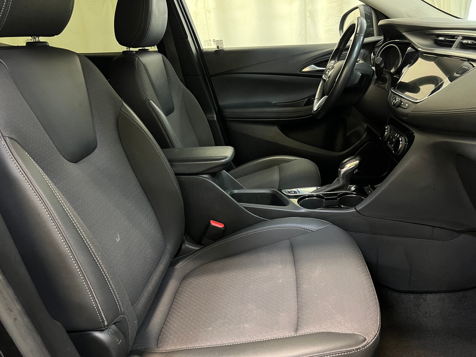 Thumbnail: 2023 Buick Encore GX - 2