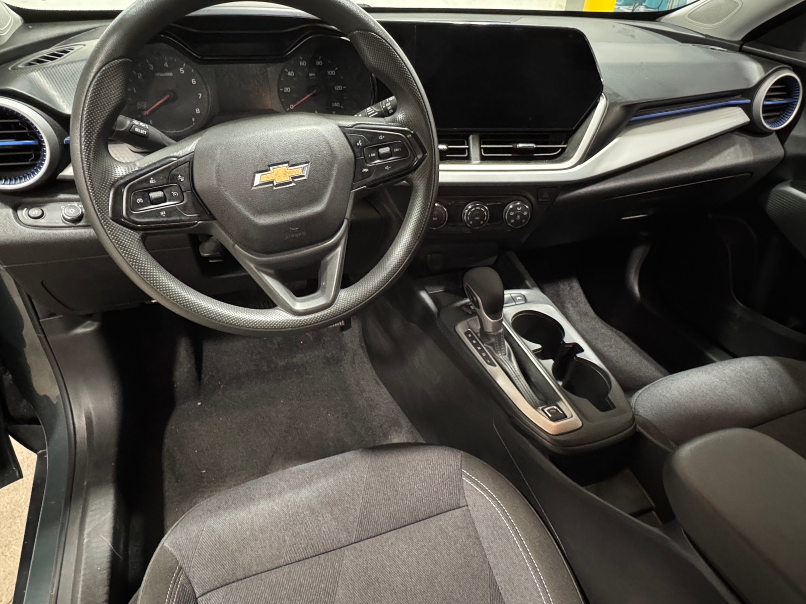 Thumbnail: 2025 Chevrolet Trax - 3