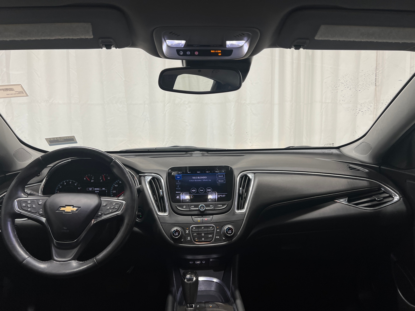 Thumbnail: 2020 Chevrolet Malibu - 3