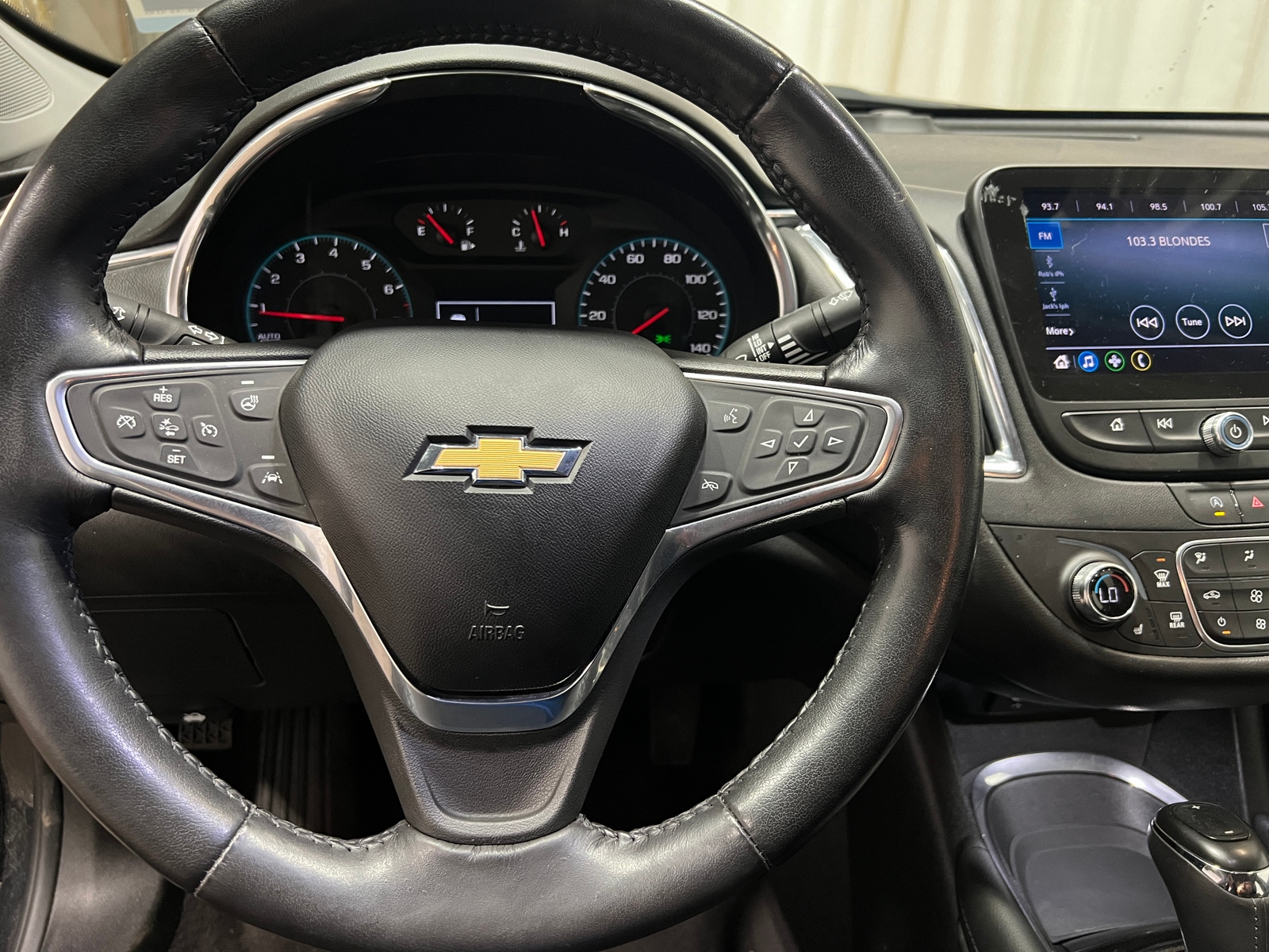 Thumbnail: 2020 Chevrolet Malibu - 5