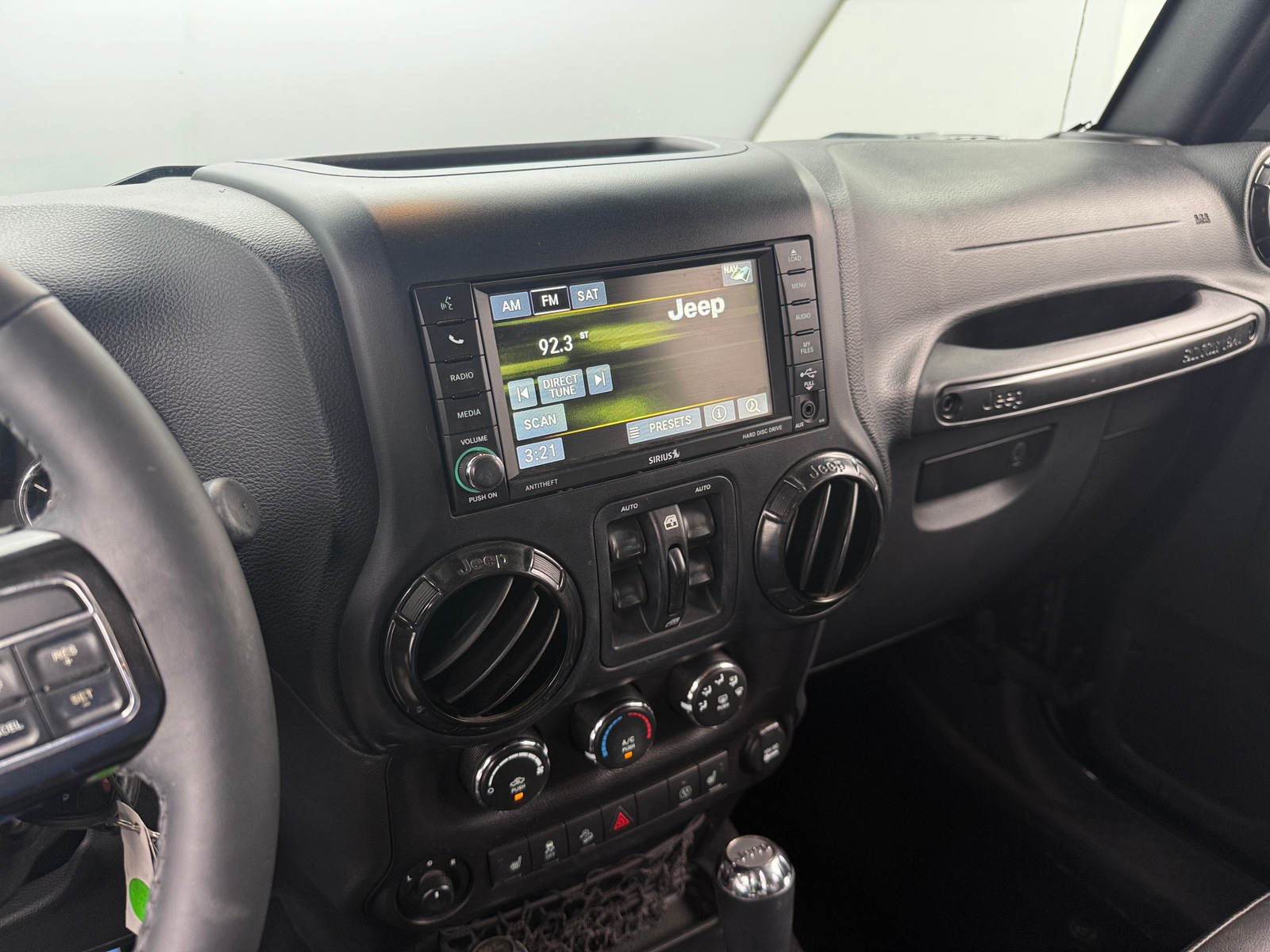 Thumbnail: 2017 Jeep Wrangler - 3