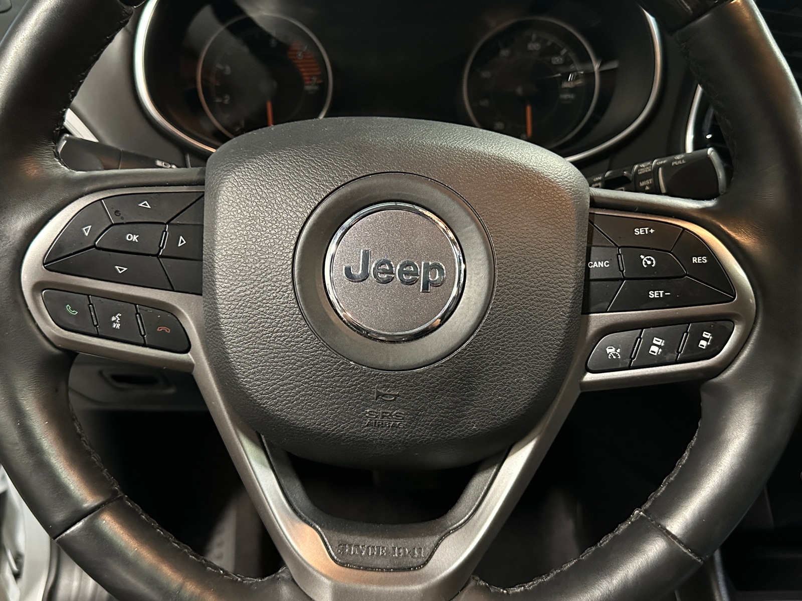 Thumbnail: 2019 Jeep Cherokee - 4