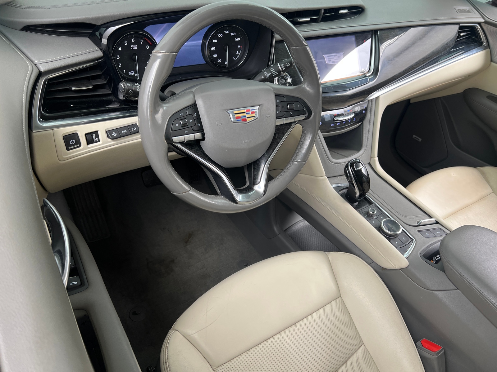 Thumbnail: 2021 Cadillac XT6 - 2