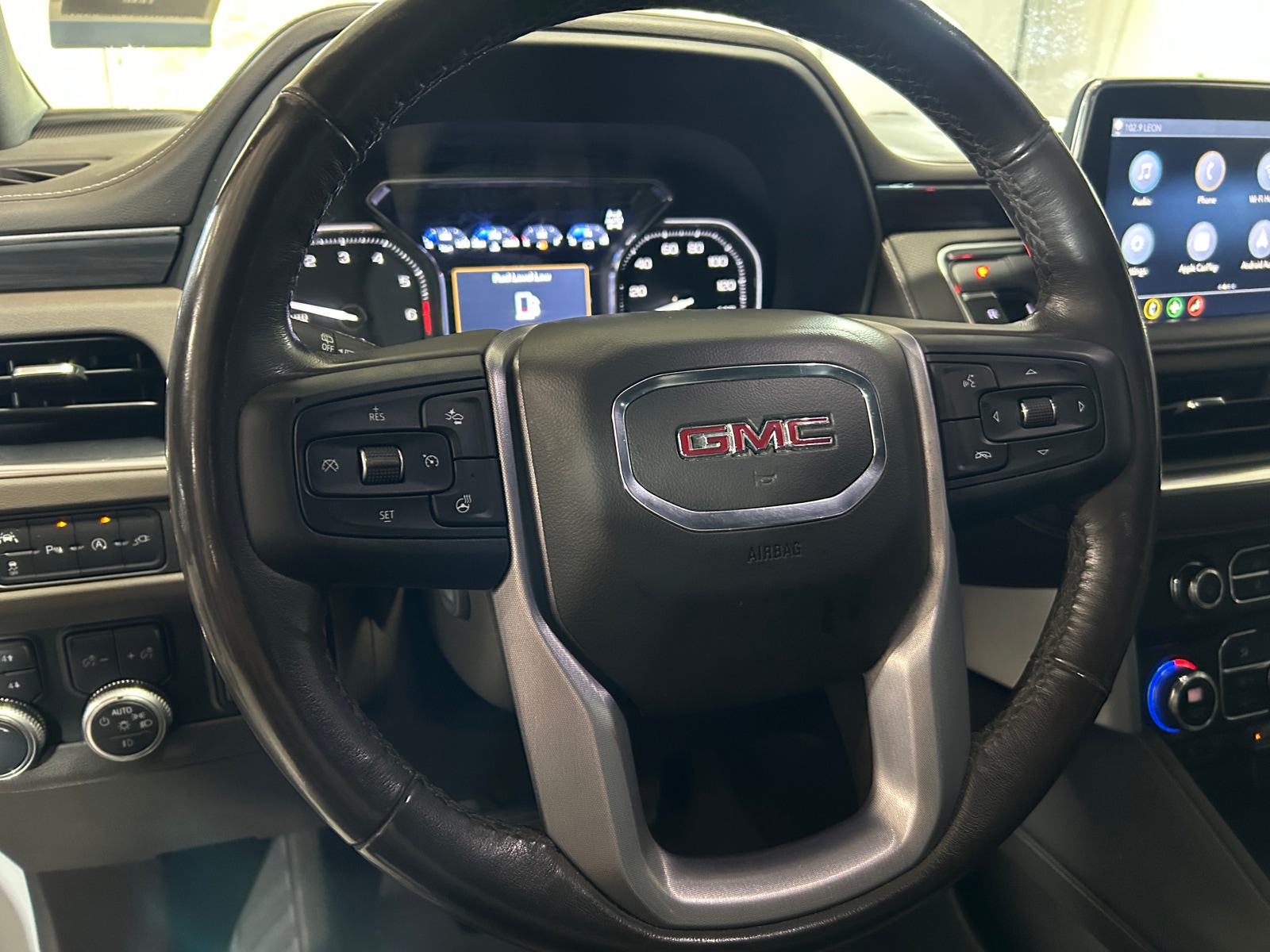 Thumbnail: 2021 GMC Yukon XL - 4