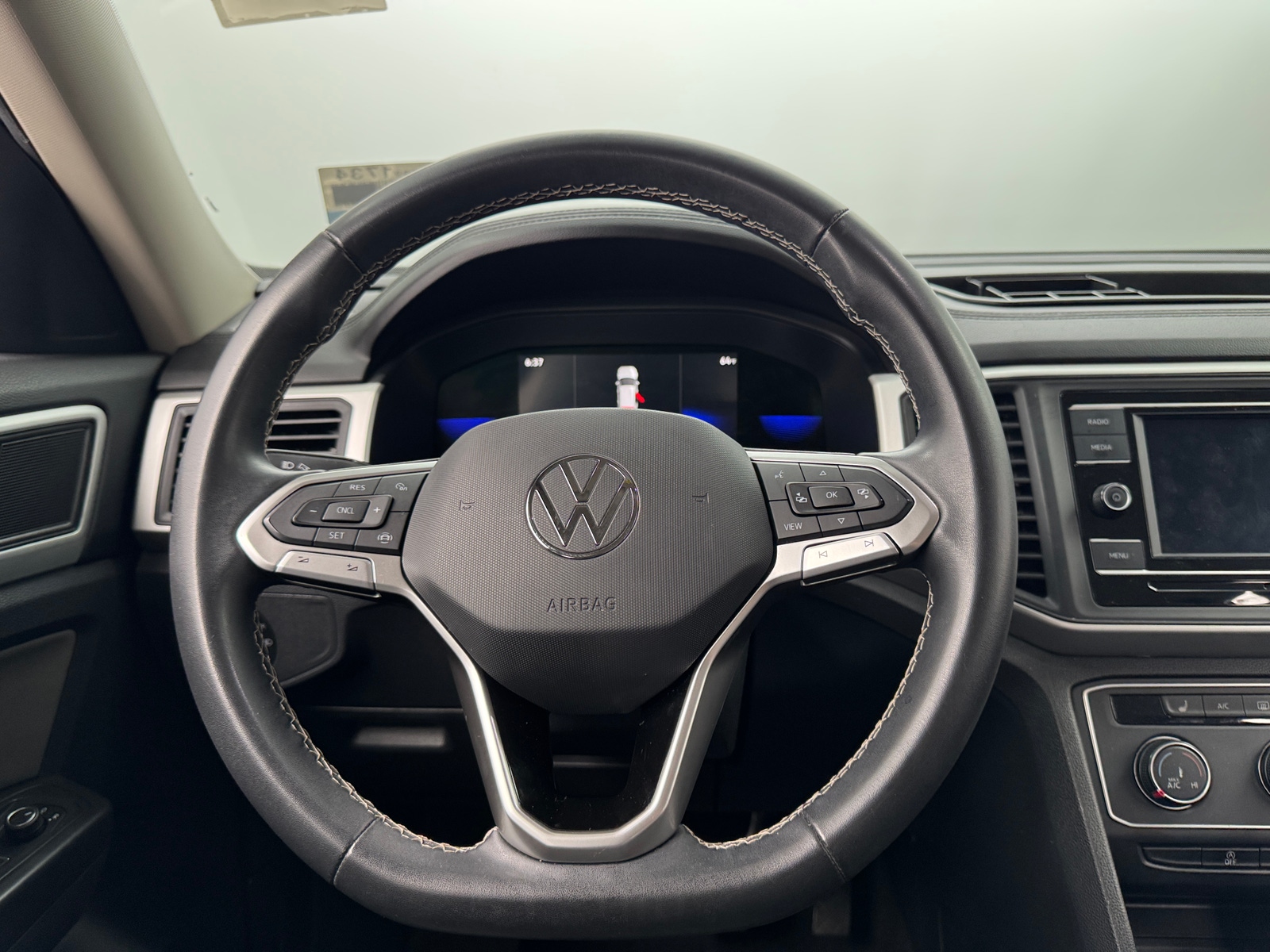 Thumbnail: 2022 Volkswagen Atlas - 4