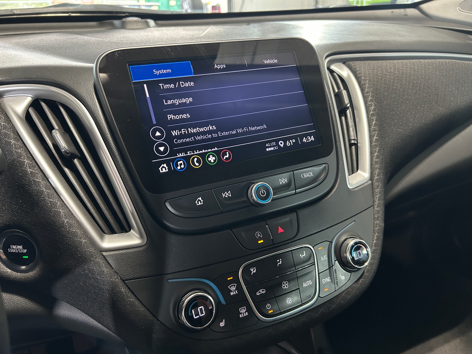 Thumbnail: 2024 Chevrolet Malibu - 4