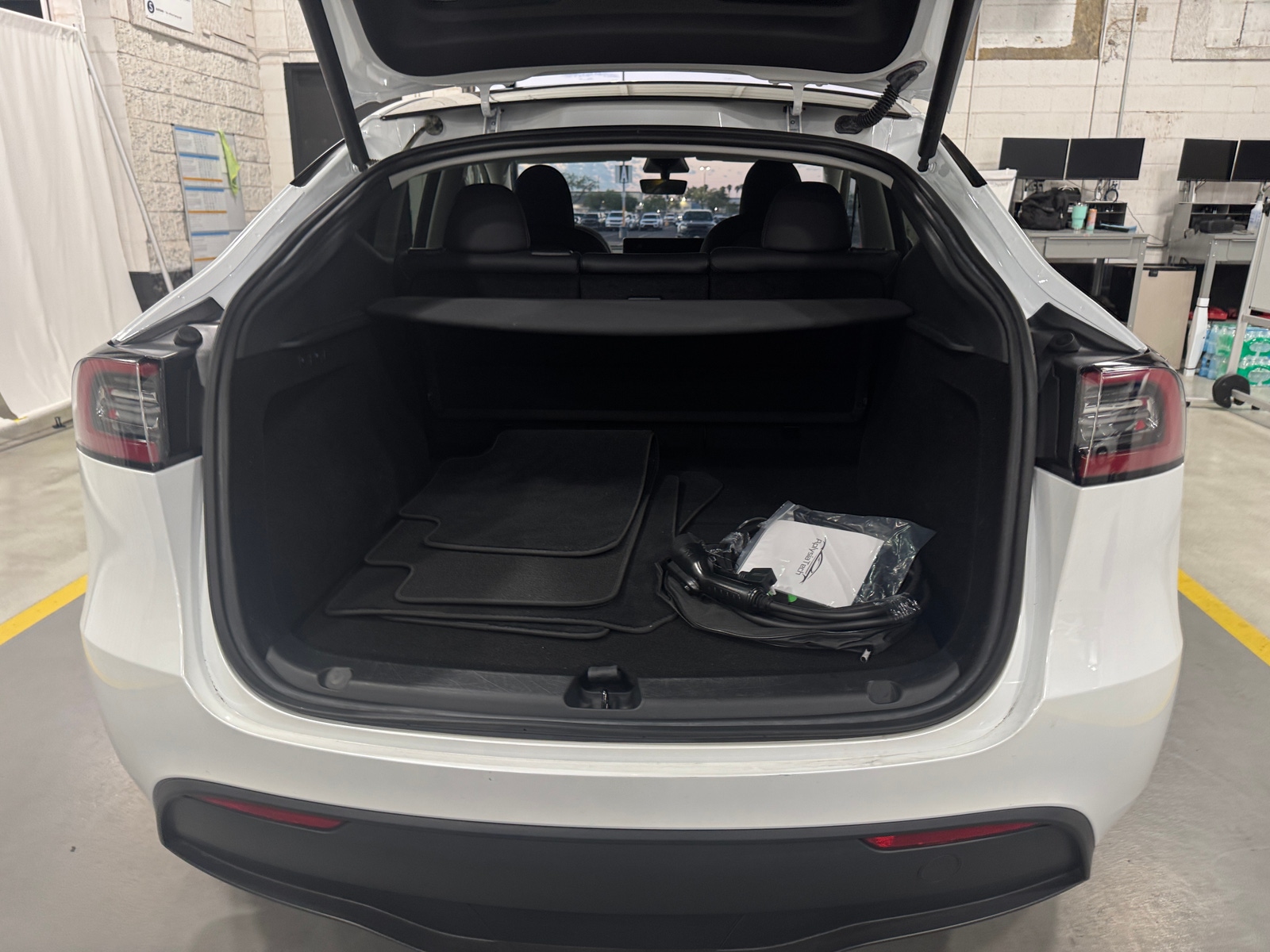 Thumbnail: 2023 Tesla Model Y - 6