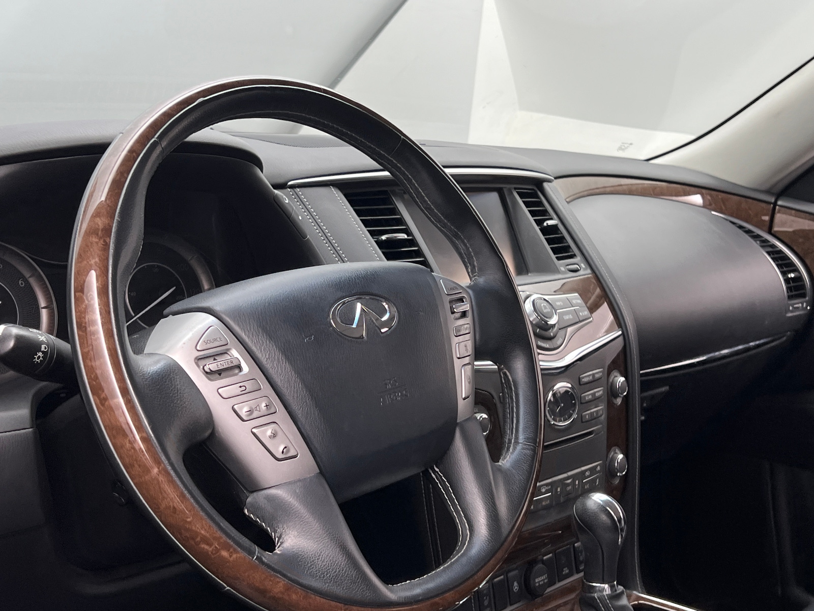 Thumbnail: 2017 INFINITI QX80 - 4