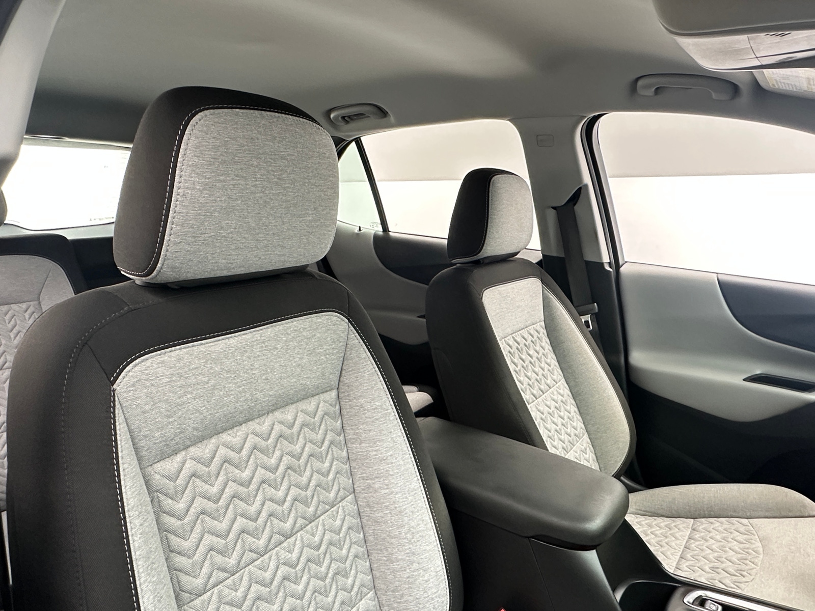 Thumbnail: 2022 Chevrolet Equinox - 2