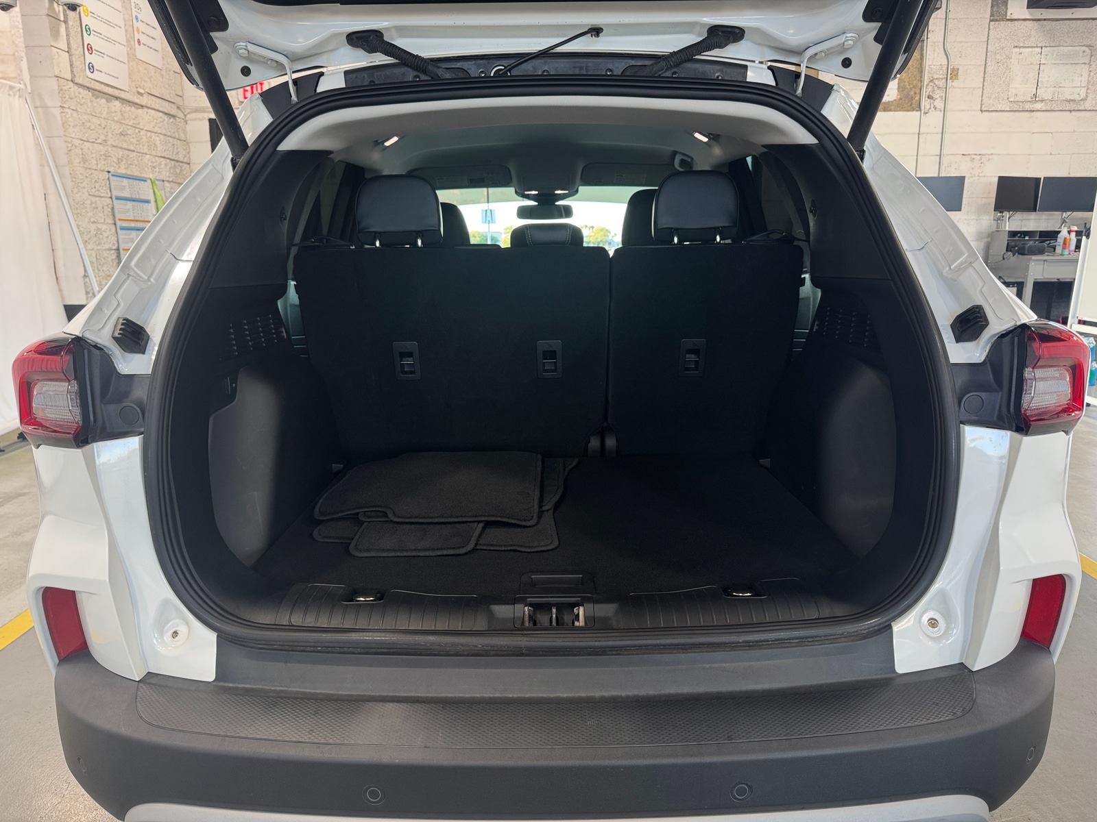 Thumbnail: 2023 Ford Escape - 6