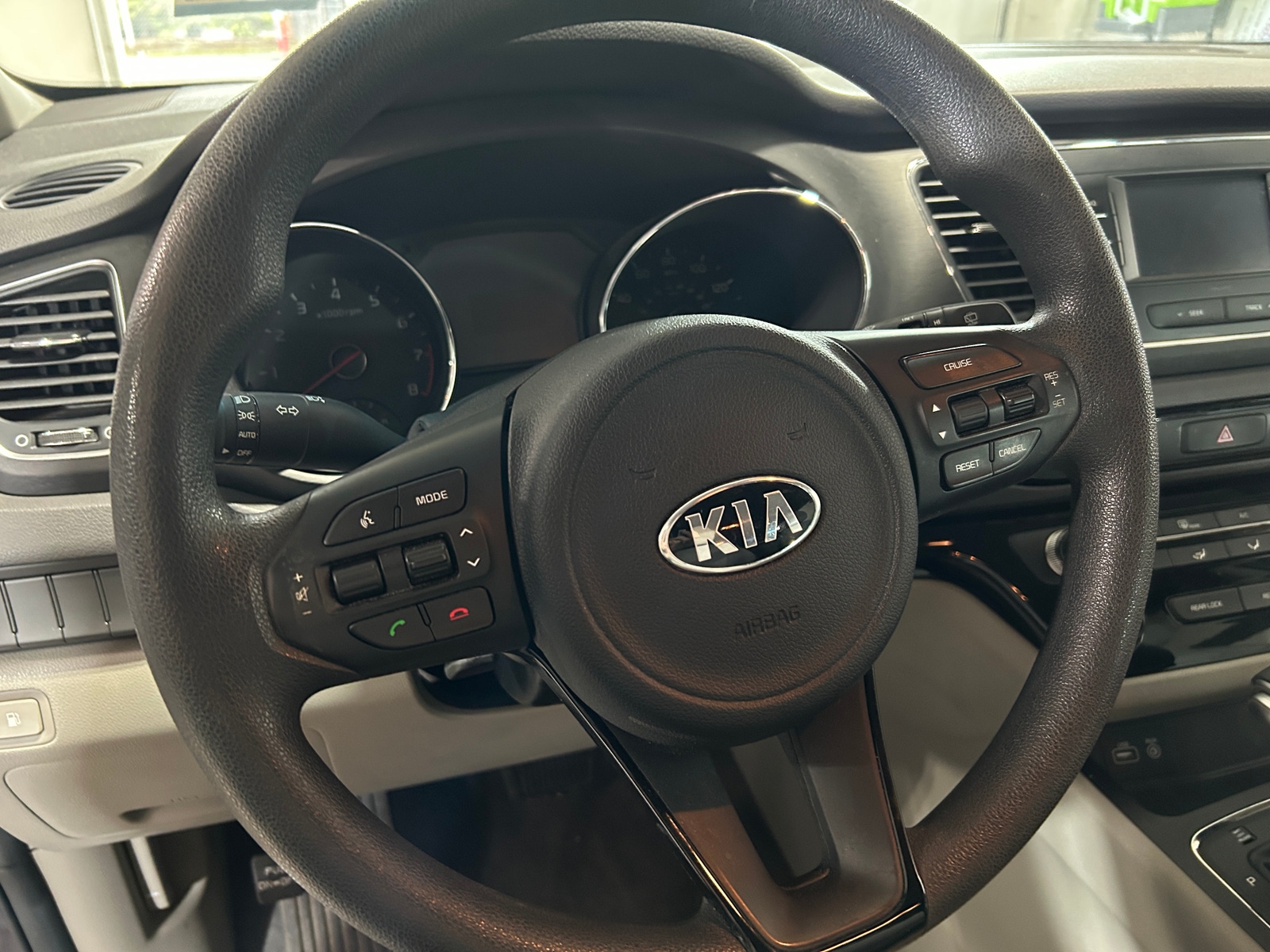 Thumbnail: 2018 Kia Sedona - 5