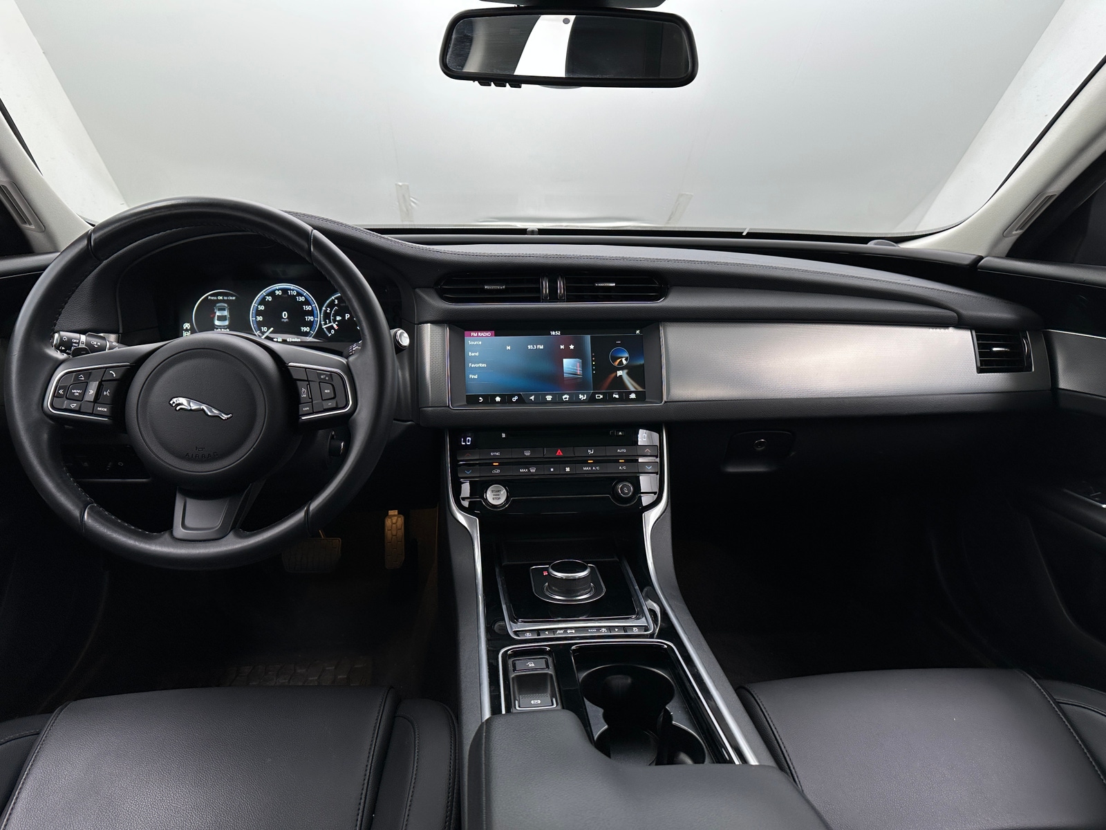 Thumbnail: 2018 Jaguar XF - 2