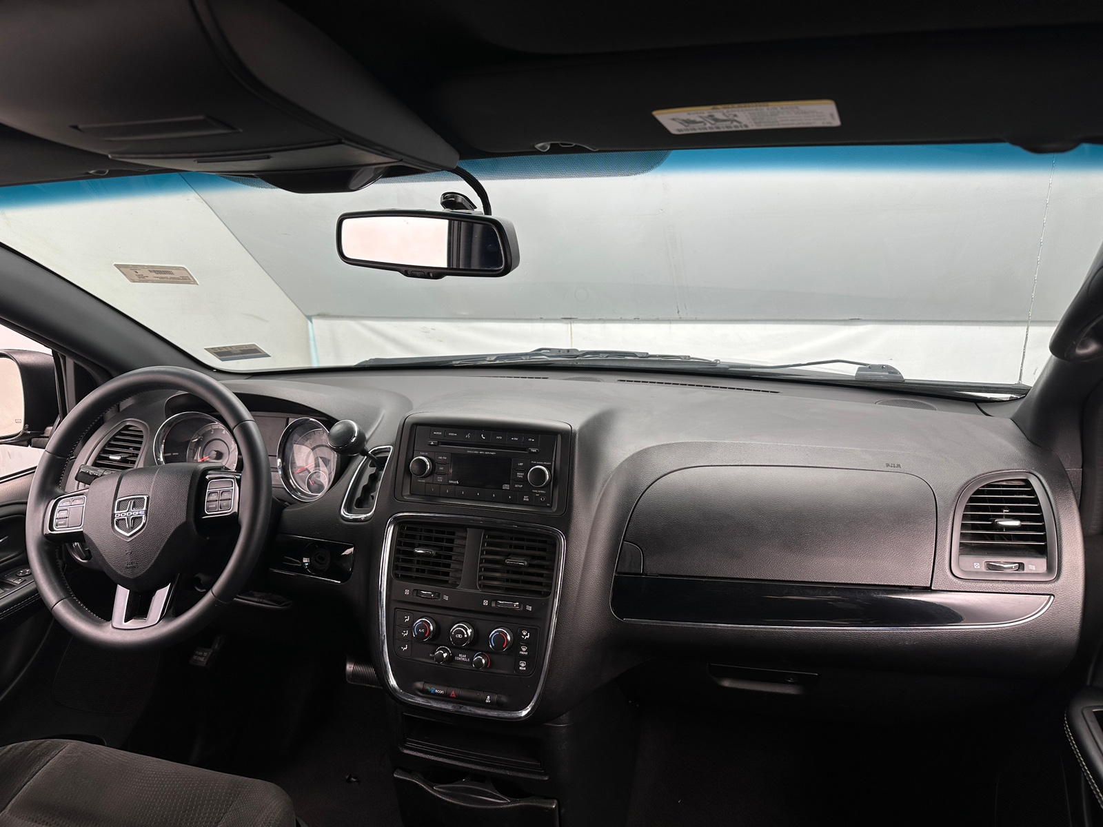 Thumbnail: 2016 Dodge Grand Caravan - 3