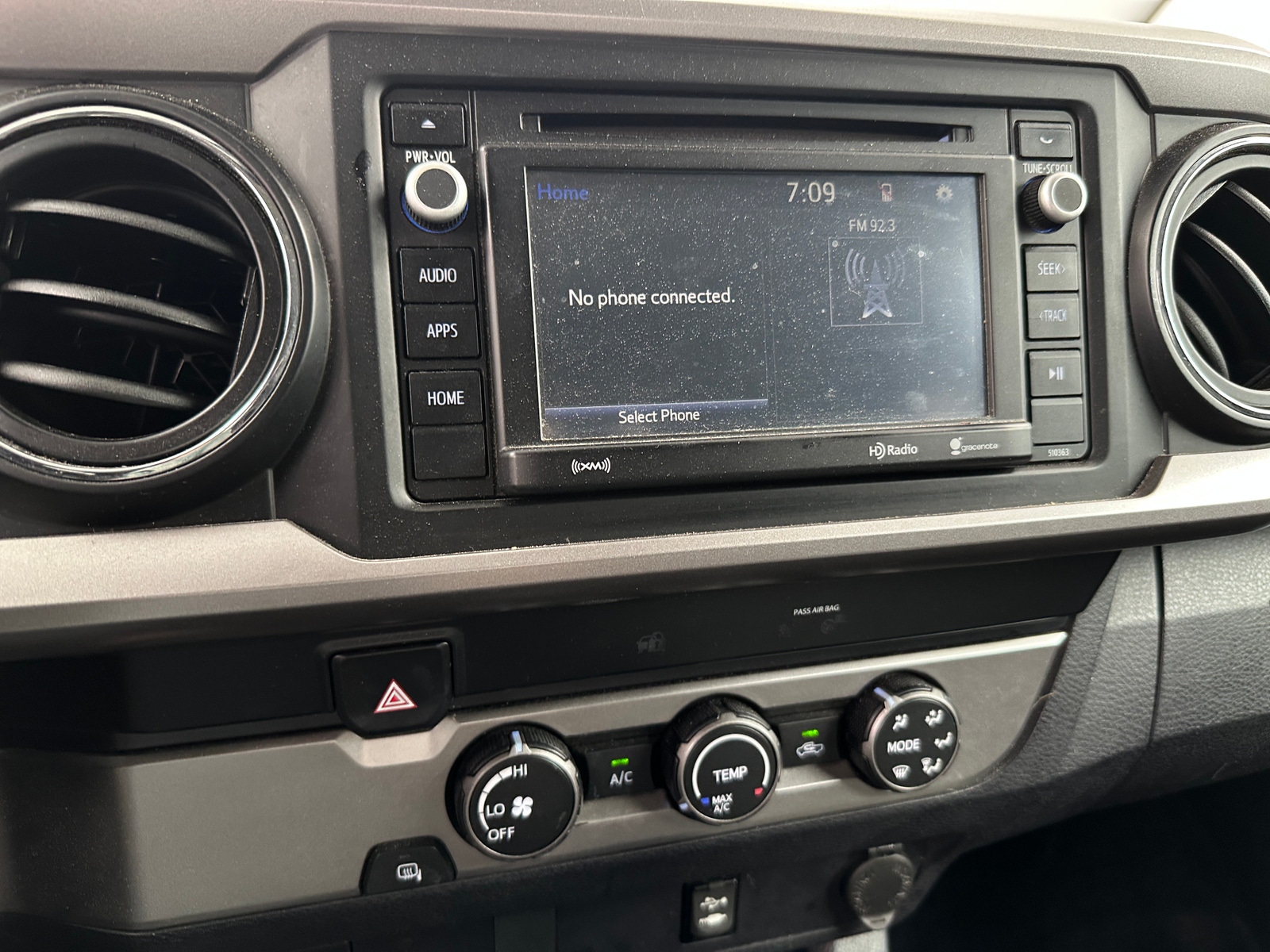 Thumbnail: 2019 Toyota Tacoma - 4