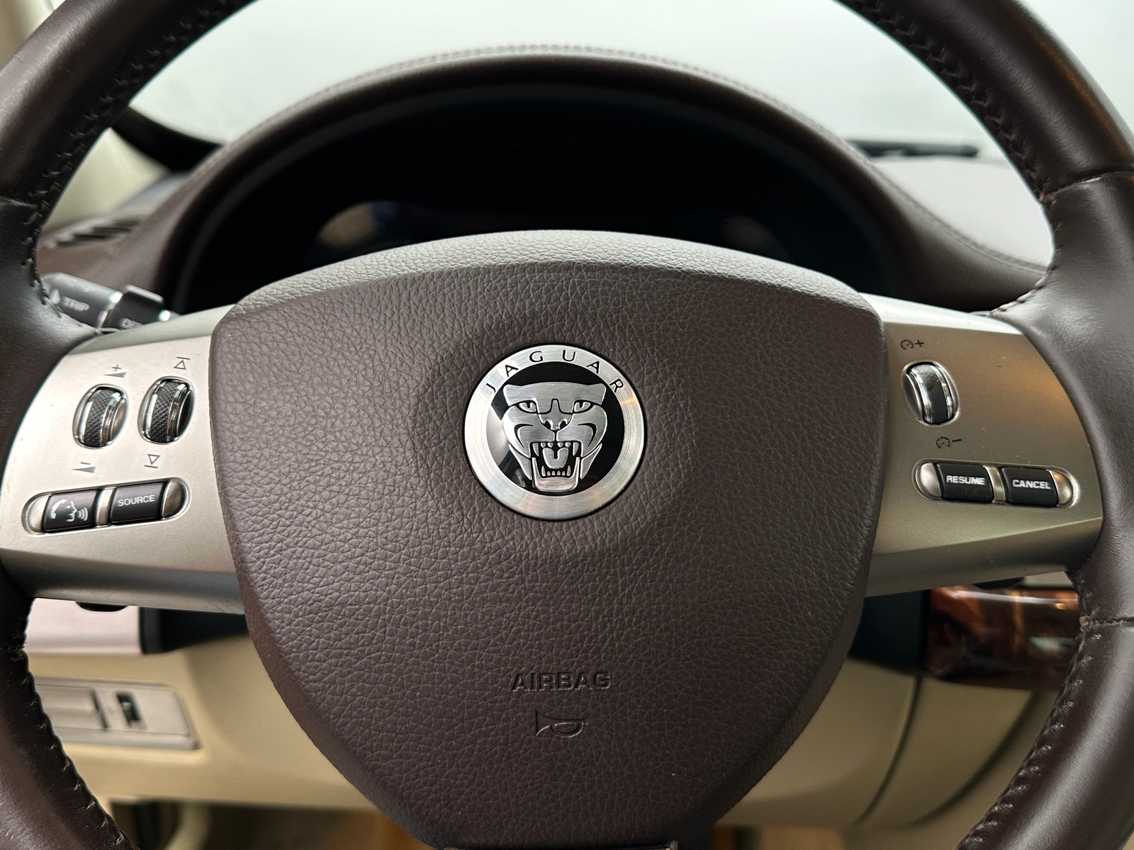 Thumbnail: 2011 Jaguar XF - 4