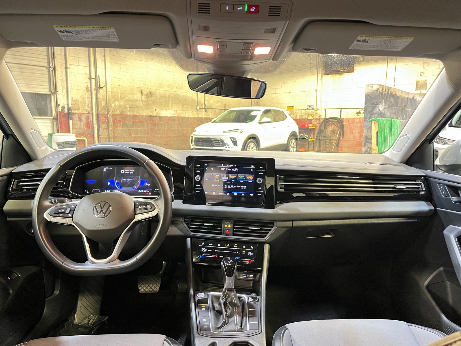 Thumbnail: 2025 Volkswagen Jetta - 3