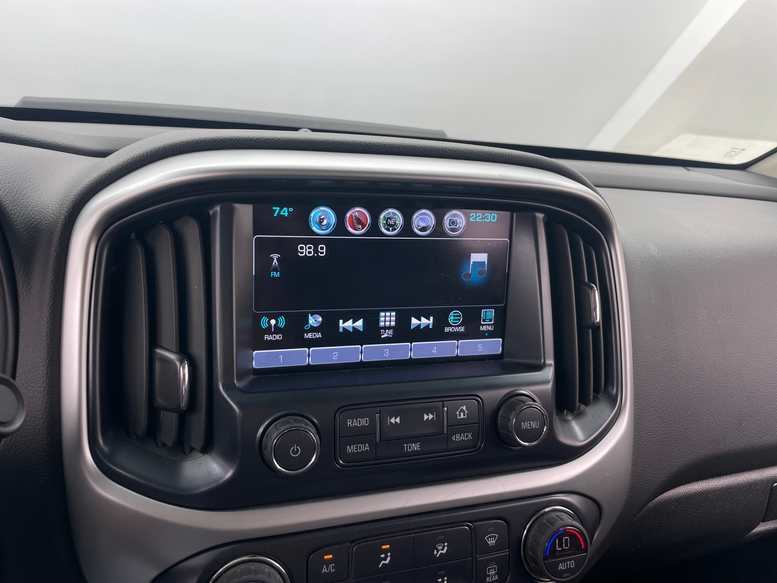 Thumbnail: 2018 Chevrolet Colorado - 3