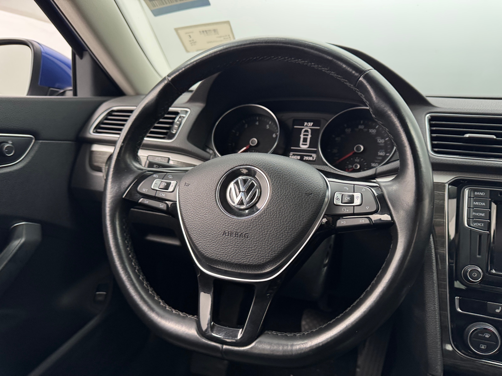 Thumbnail: 2016 Volkswagen Passat - 4