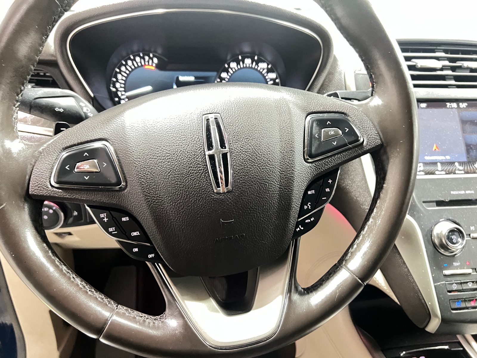 Thumbnail: 2018 Lincoln MKC - 4