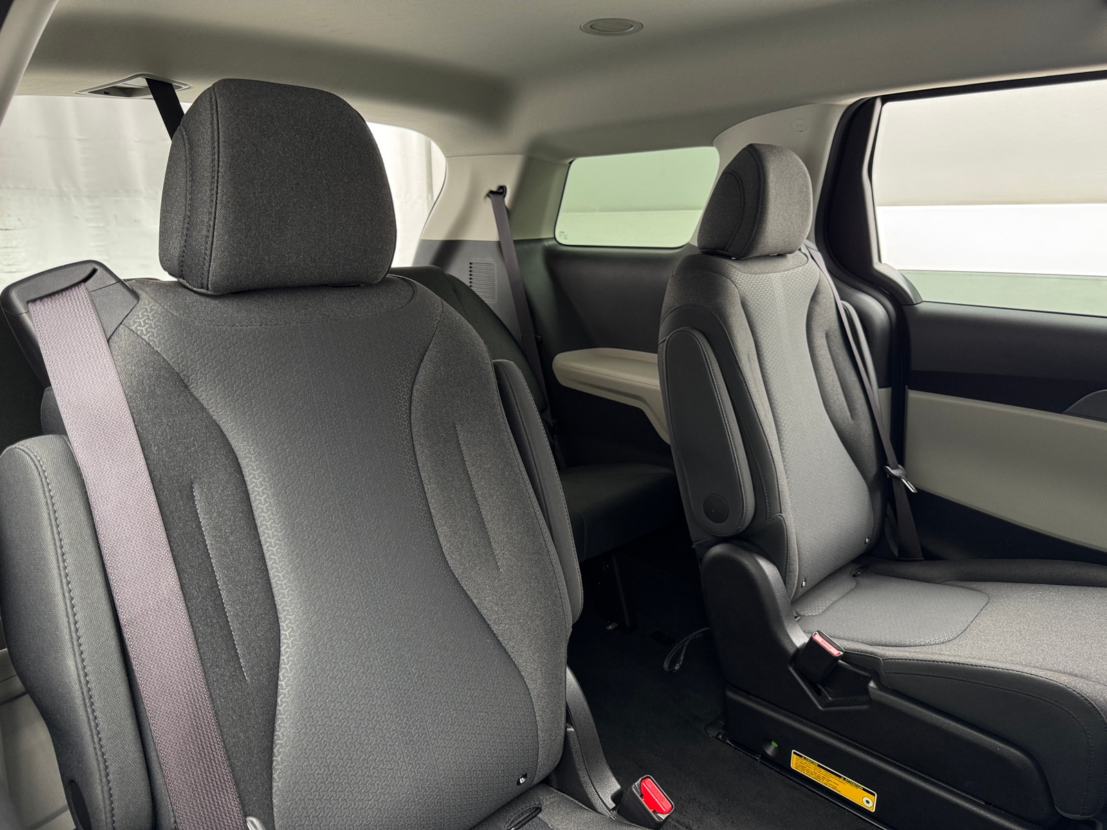 Thumbnail: 2022 Kia Carnival - 6