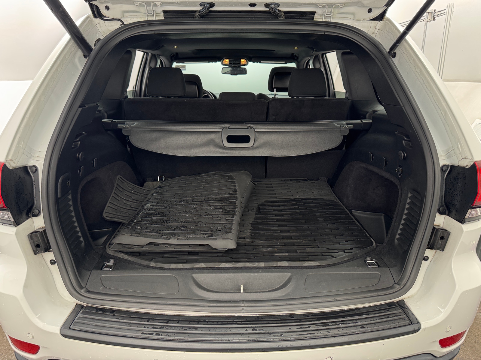 Thumbnail: 2016 Jeep Grand Cherokee - 7