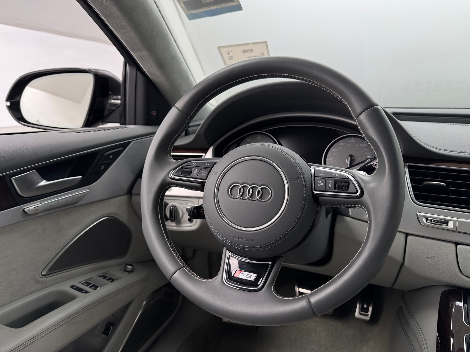Thumbnail: 2016 Audi S8 - 4