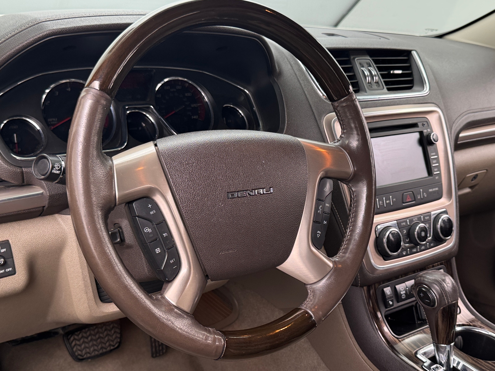 Thumbnail: 2015 GMC Acadia - 4
