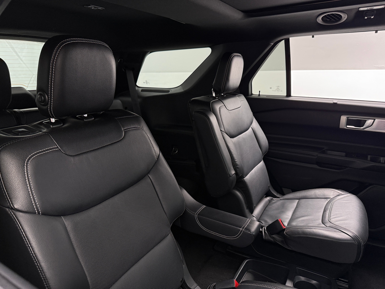 Thumbnail: 2020 Ford Explorer - 5