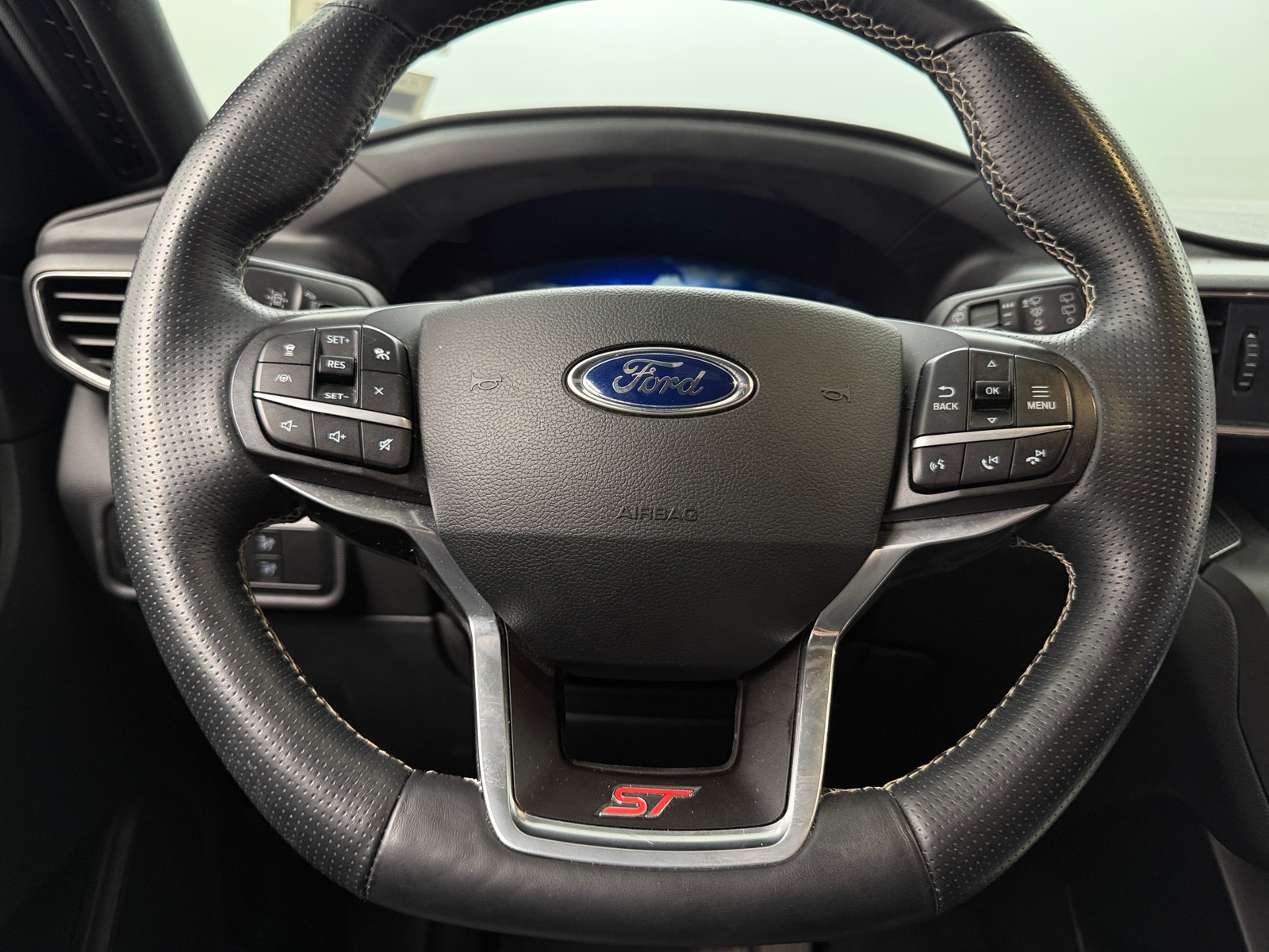 Thumbnail: 2020 Ford Explorer - 4