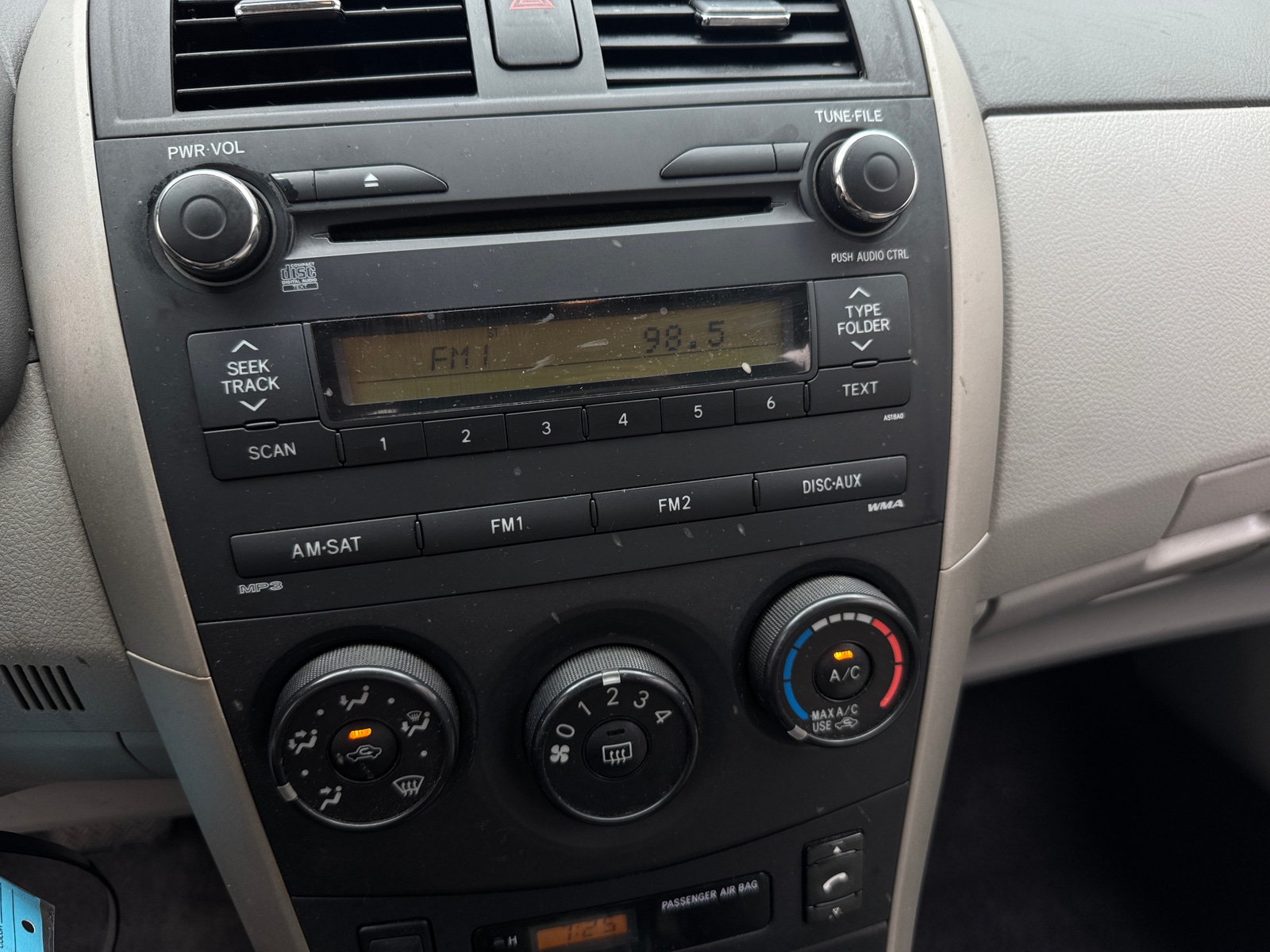 Thumbnail: 2010 Toyota Corolla - 4