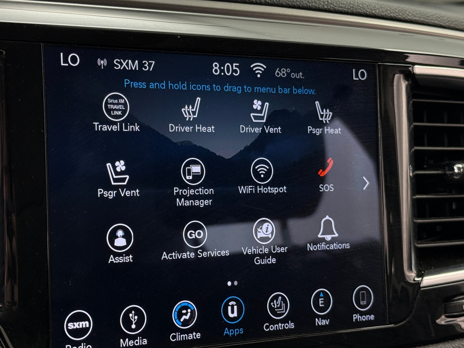 Thumbnail: 2018 Chrysler Pacifica - 3
