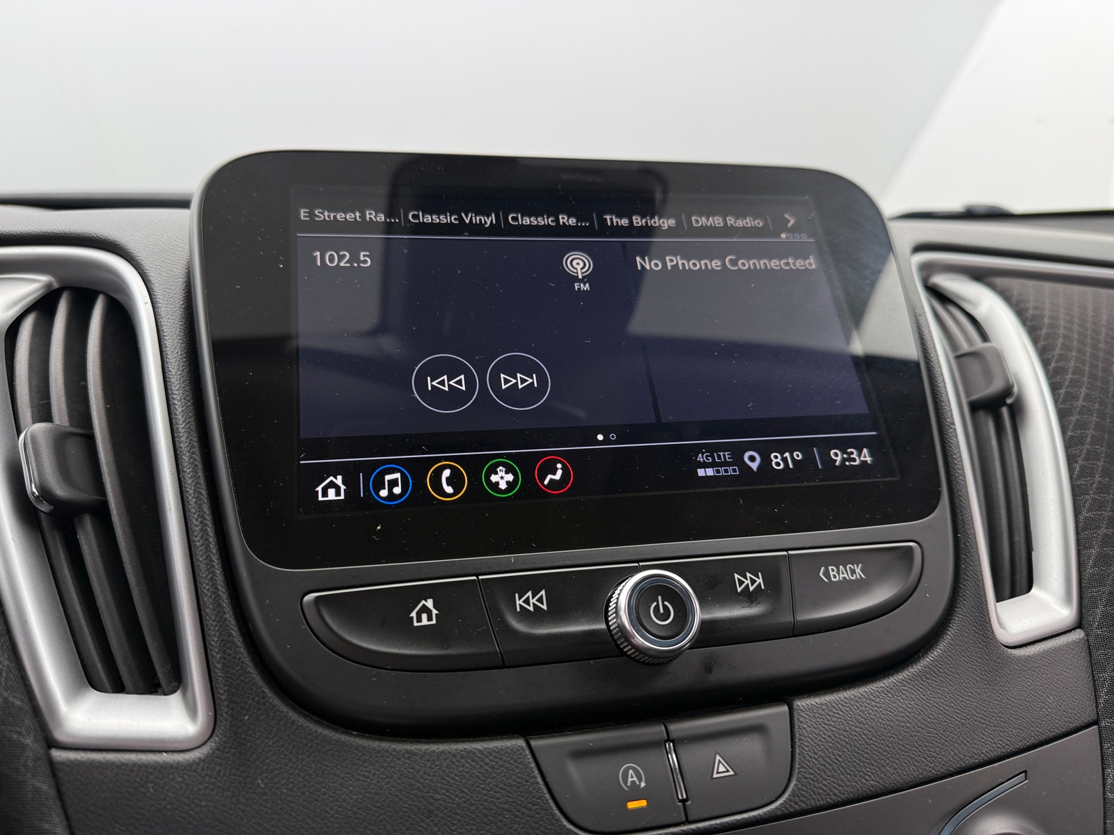 Thumbnail: 2023 Chevrolet Malibu - 4