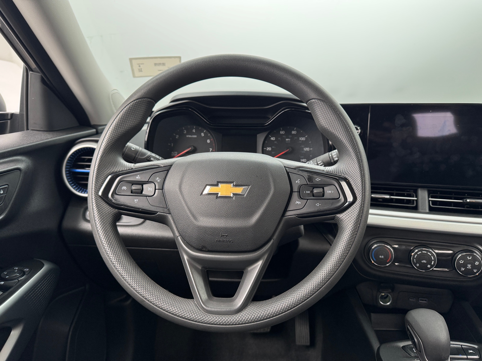 Thumbnail: 2025 Chevrolet Trax - 5