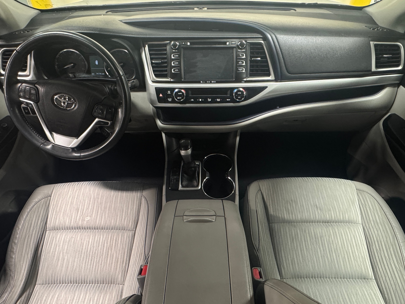 Thumbnail: 2016 Toyota Highlander - 3